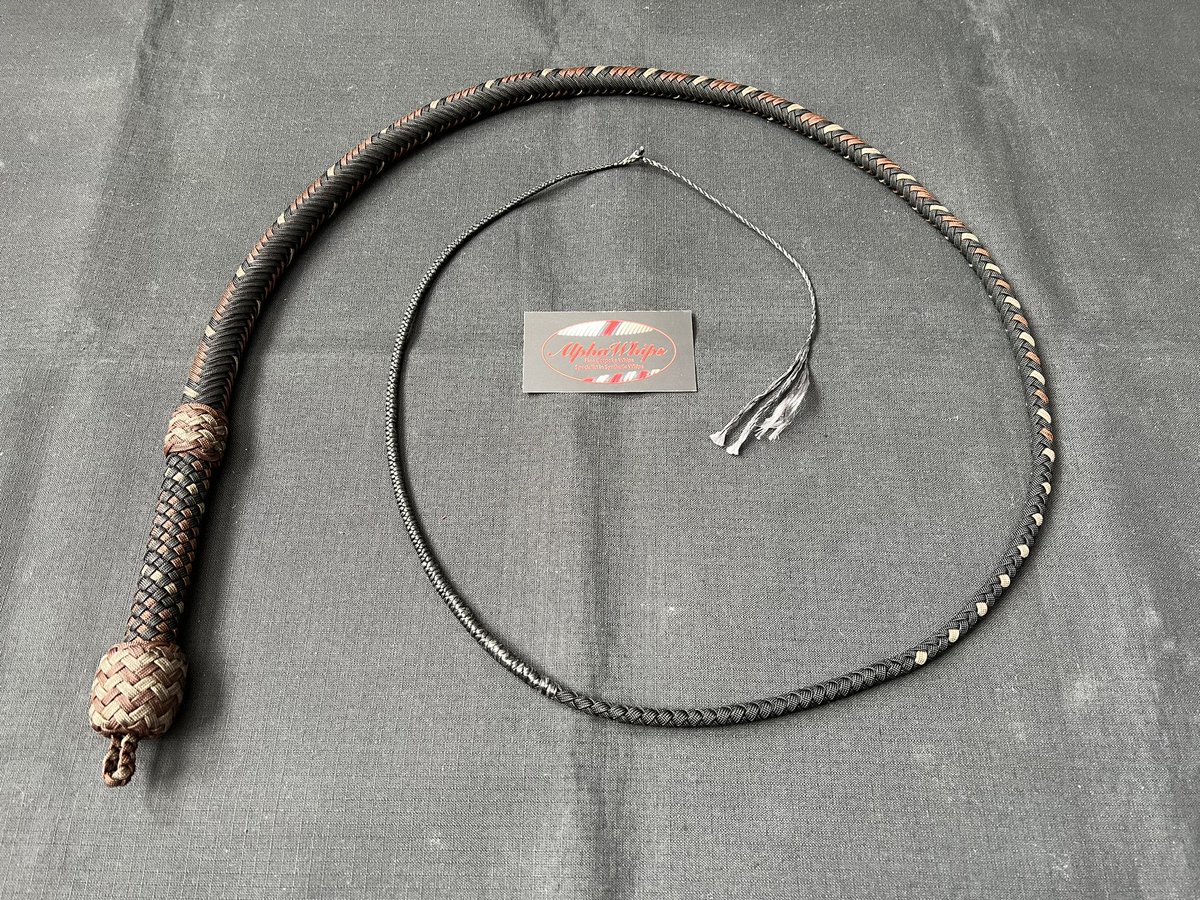 Custom order off to the Netherlands. 4ft Foundation Series Bullwhip. With a nice and easy, relaxed flow. 6 inch handle and plaited dyneema fall.