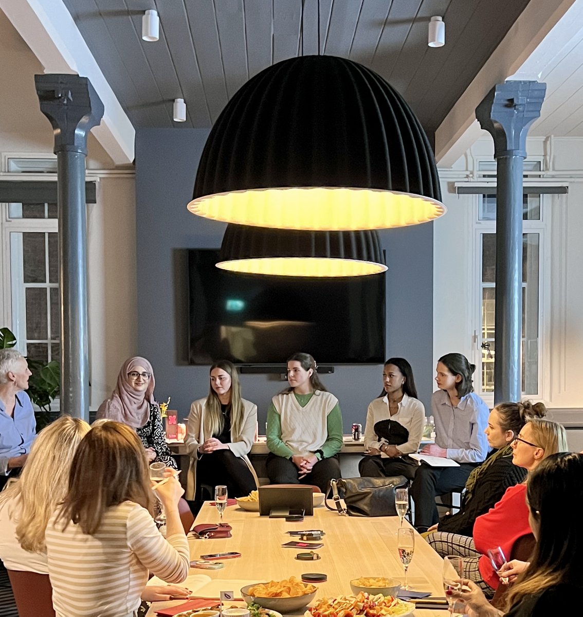KISStalk's tweet photo. WHAT A NIGHT!

We held a very special event here at KISS HQ last night, teaming up with @form_future to listen to the insights, dreams and thoughts of the next generation of female leaders – leaving the door firmly open for them to reach their full potential, and hearing what we can all practically do to support them 🙌

Thank you to everyone who came along to celebrate #IWD24 with us! It was so good to see our new spaces used for such an empowering, uplifting event!

Huge thanks to our panellists - Aishah S, Ellen Bridson, Caitlin Edwards, Emma Berwick and Selena Scott.

#InternationalWomensDay #IWD24 #InvestInWomen #FemaleLeaders