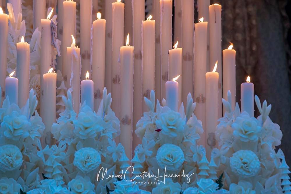 𝘾𝙀𝙍𝘼 𝙑𝙄𝙀𝙍𝙉𝙀𝙎 𝙎𝘼𝙉𝙏𝙊
Aquellos devotos/as que han colaborado con la donación de alguna de las velas que portarán nuestros titulares el Viernes Santo, pueden pasar a entregar su donación en la Casa Hermandad en el siguiente horario:
11 - 14 de marzo de 19:00 a 21:00