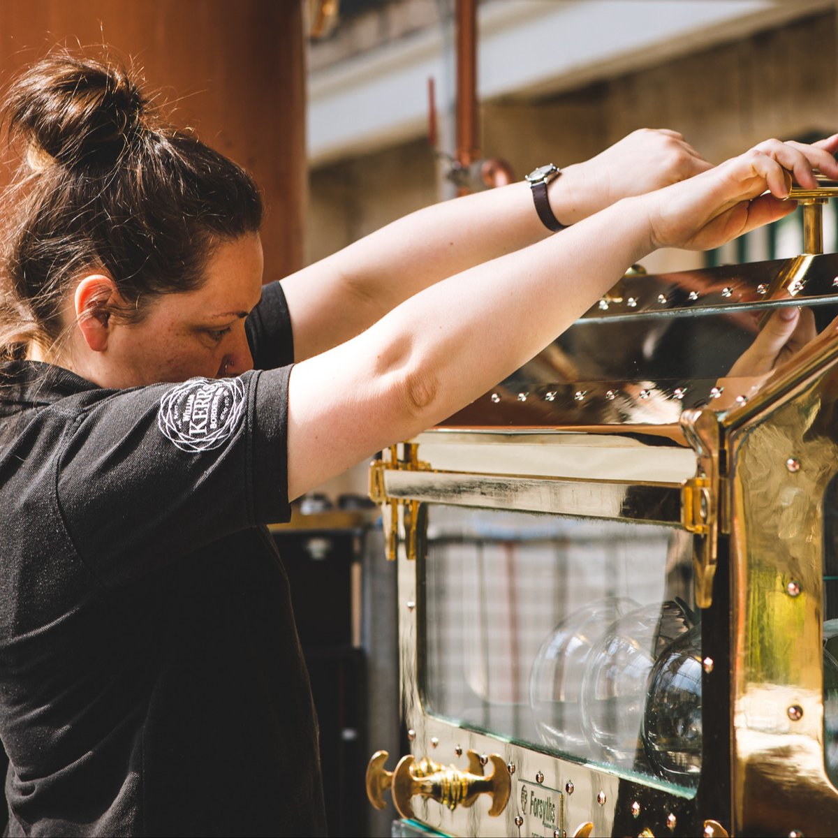 Celebrating all the wonderful tatented women who play a vital role in The Cashmere, Tweed and Whisky Town #IWD2024 ##madeheresoldhere #madeinscotland #famouslyhawick #TBD #Lovat|Mill #JohnstonsofElgin #Hawico #WilliamLockie