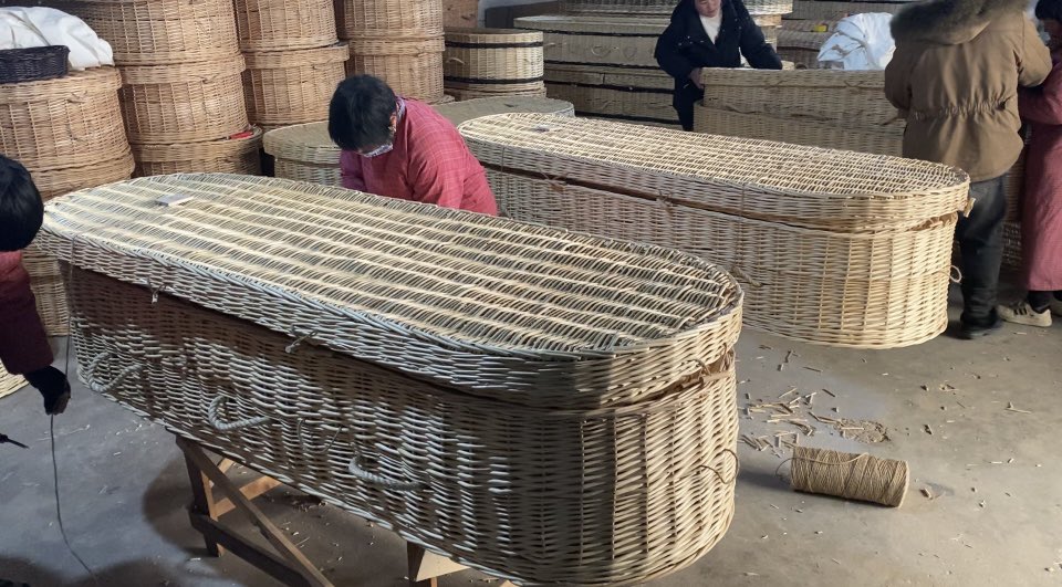 Today's International Women's Day. We pay the highest respect to the women in our #wovenwickercoffins workshop. They are kind mothers in life and their weaving skills are not inferior to any male craftsmen.
#InternationalWomensDay 
#coffinfemalecraftsman
