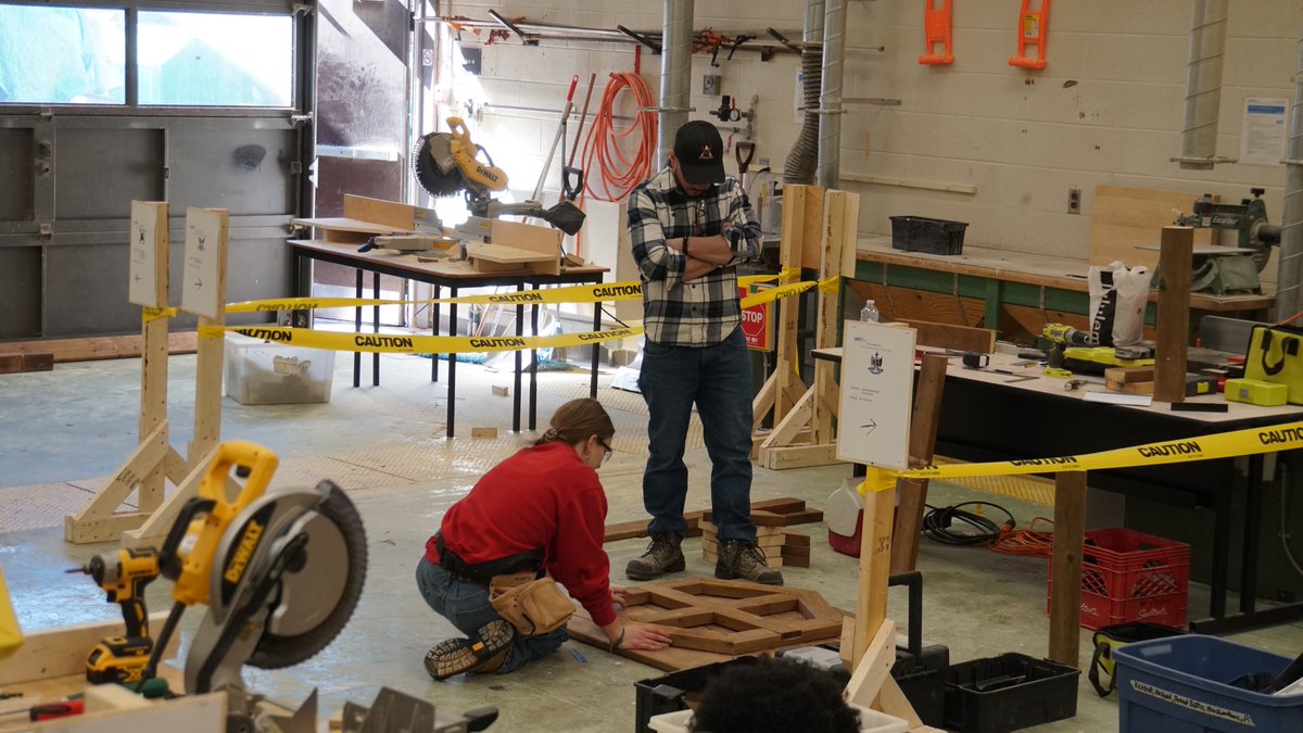 claytell's tweet image. Collaboration is a key part of success in pairs carpentry building Peel Skills competition. Thanks to Mayfield SS for hosting.  @PeelSchools #PeelSciTech