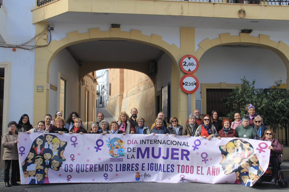 AytoAbla's tweet photo. 🟣DÍA INTERNACIONAL DE LA MUJER.
📄Con motivo del Día Internacional de la Mujer se ha leído esta mañana el manifiesto de la Federación Española de Municipios y Provincias, renovando un año más, el compromiso de promover la igualdad de género.
#8M
#Abla
#Almeria
#DiaDeLaMujer https://t.co/M34atcGMeV