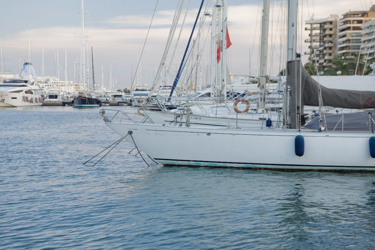 Enjoy the weekend!
🏄‍♀️
#marinapalmacuarentena #mallorca #ipmgroup #palmademallorca #sailing #weekendinmallorca #sailinmallorca #secretspot #yachtlife #lifeatsea #instayacht #sailyacht #berth