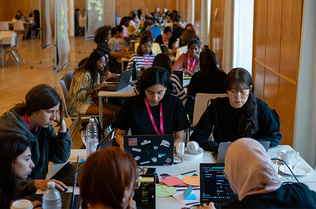 StartingUp_Mag's tweet photo. Der #HerHackathon setzt sich für Frauen im Tech-Bereich ein und zeigt die Wichtigkeit weiblicher Perspektiven bei der Entwicklung von Innovationen. Über 200 Frauen kommen vom 28. bis 30. Juni nach Mannheim, um in Teams an digitalen Lösungen zu arbeiten. https://t.co/tMzkbYofQD https://t.co/rDvsnVmrf6