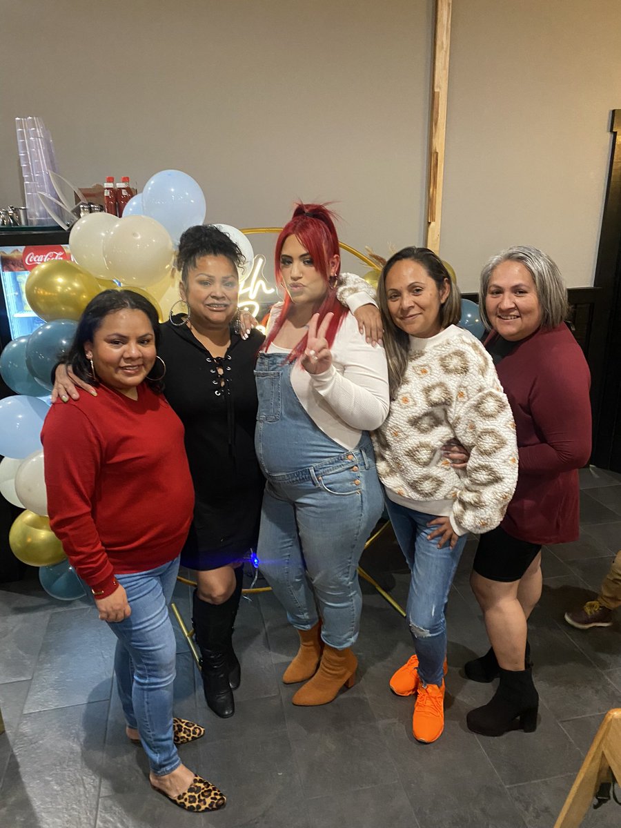 LolaFromPhilly's tweet photo. I hear it’s #InternationalWomensDay S/O to God for these beautiful strong beautiful women in my life #MiMadre #MiHermanas #Mynieces #Fox29goodday @iamdelilahdee @leonafearless89 @KayLittle87 https://t.co/DmrfQEyaGP