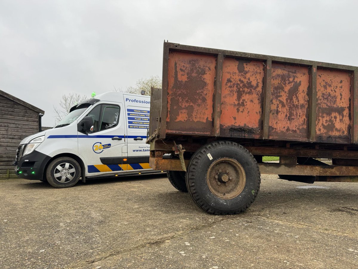 Pair of BKT 12.5/80-18 tyres fitted near Grantham #BKT #tyre #tyres #trailer #farms #farm #lincolnshirefarming #farming #farmer #agri #agricultural #grantham