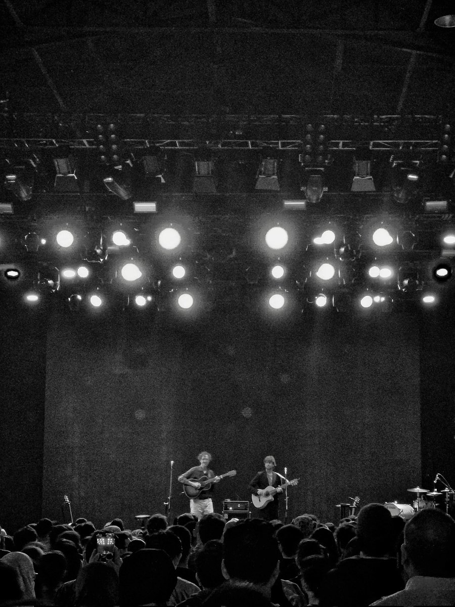 adrnyck's tweet photo. Random: Loving this starting on time thing | 'Cayman Islands' ❤️ | Malaysian crowd >Singapore crowd | White Shoes &amp; the Couples Company | 'Love is a Lonely Thing' | Sting | 'Mrs Cold' | That 'Know How' sing-along | The crowd humming along to that 'Rule My World' hook #koc https://t.co/UoVRtlqFDM