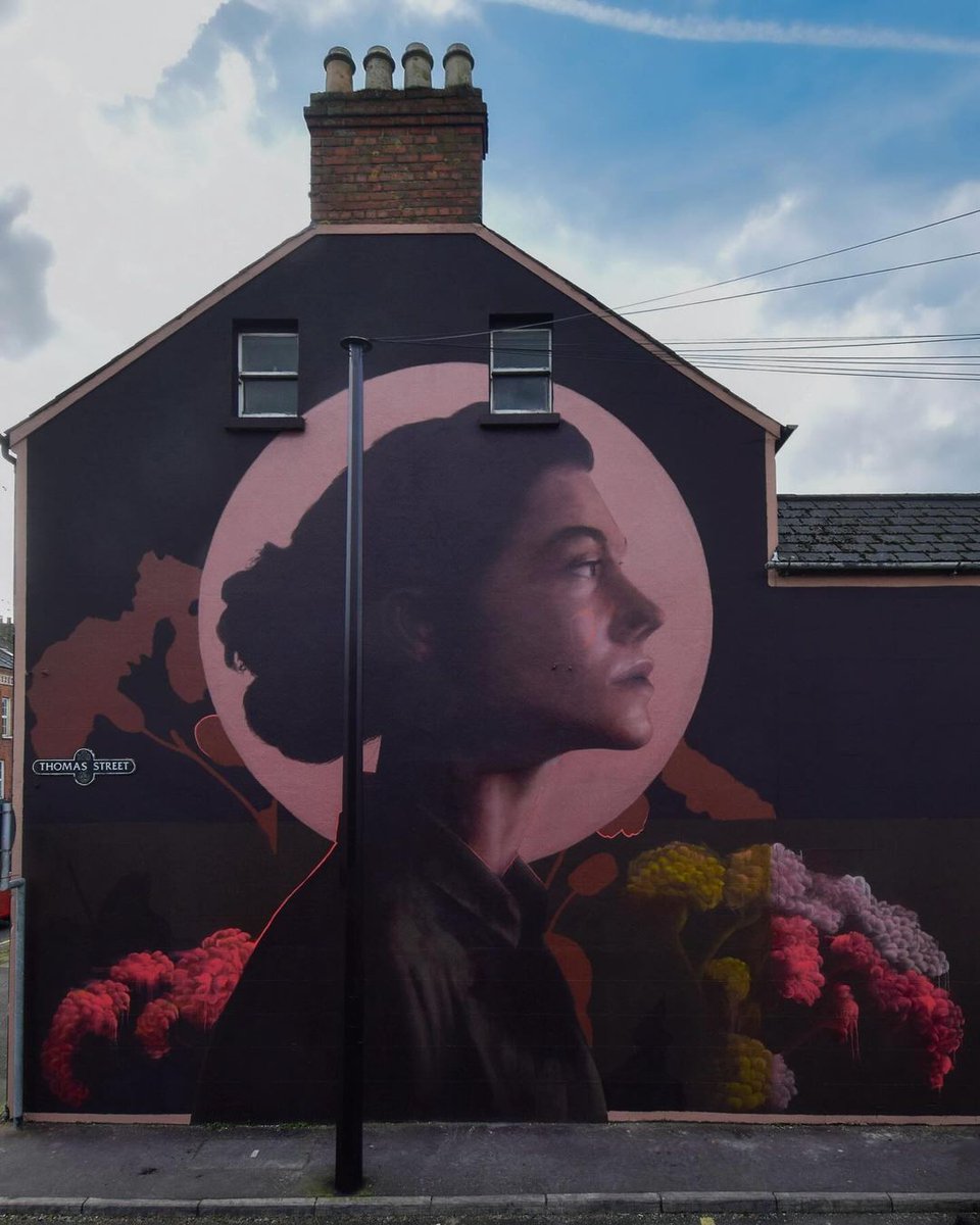 brababella's tweet image. #Streetart by #Emic + #AlanaBarton @ #Carrickfergus, Ireland, for #CarrickfergusWomensGroup
More pics at: barbarapicci.com/2024/03/08/str…
#women #EmicArtist #streetart #streetartCarrickfergus #arteurbana #urbanart #murals #muralism #contemporaryart #artecontemporanea