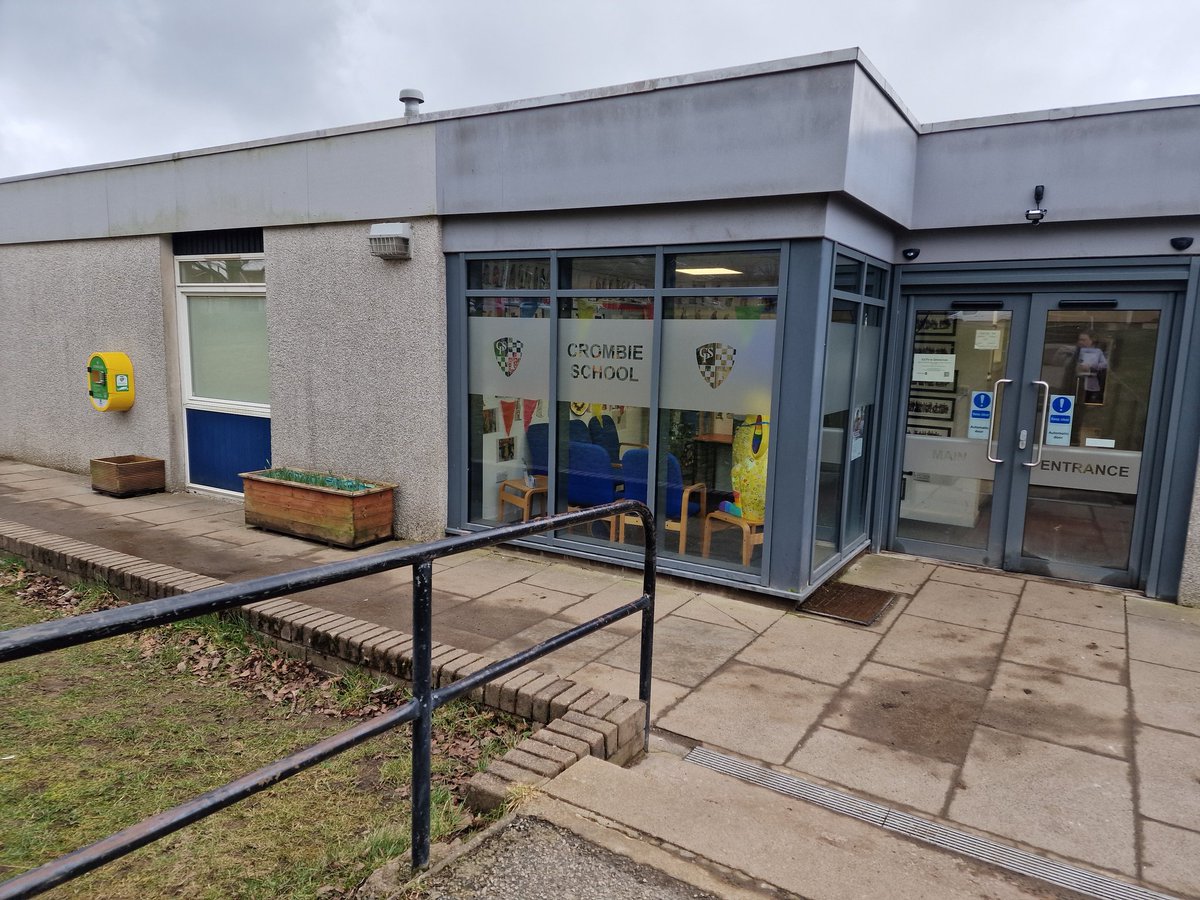 Schools1stAid's tweet photo. Well done to the primary 5-7's at @SchoolCrombie. They have all completed their level one #youngfirstaider award. All successful demonstrating how to do #DRAB, #recoveryposition and more.
#firstaid #primaryfirstaid @Aberdeenshire https://t.co/iLQH5oj1og