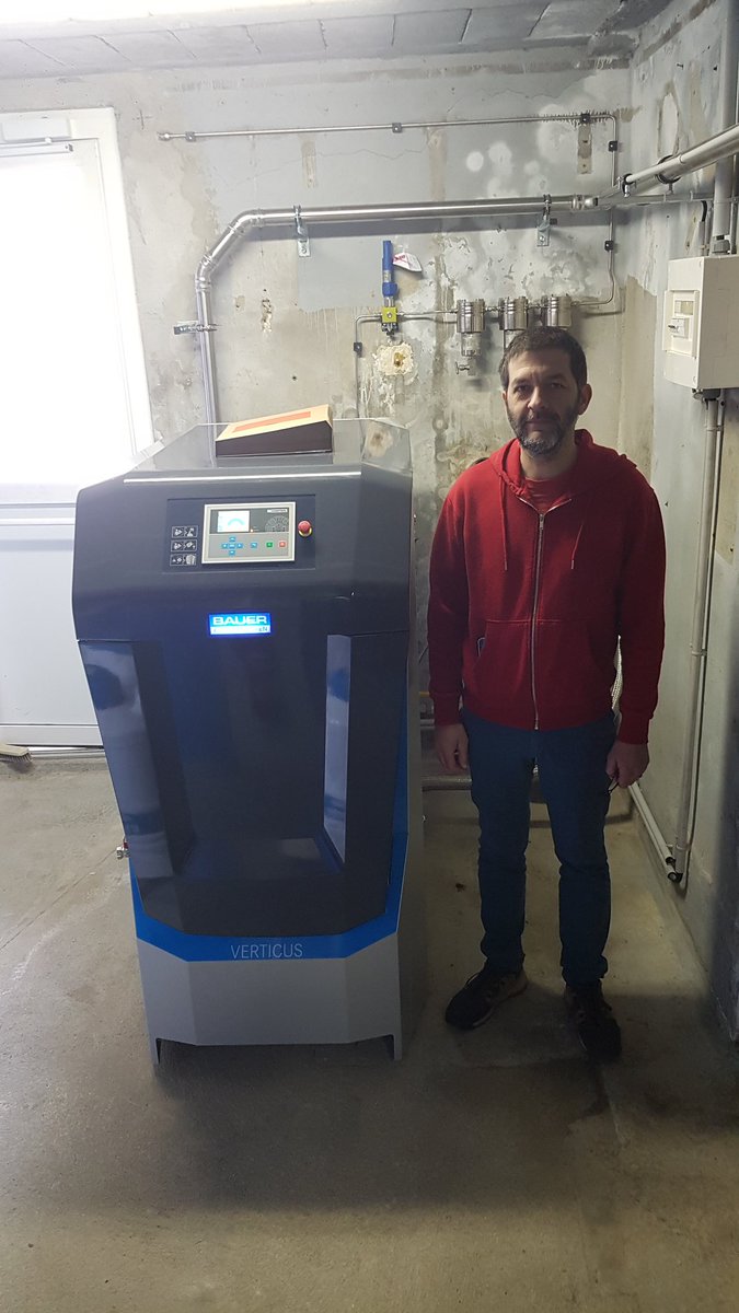 EwenLescop's tweet image. Today is a great day! We started to collect and recompress #helium from our #NMR spectrometers at @ICSN_lab. Congrats François Giraud for piloting this so important project! @CNRSchimie @UnivParisSaclay @infranalytics #FRISBI