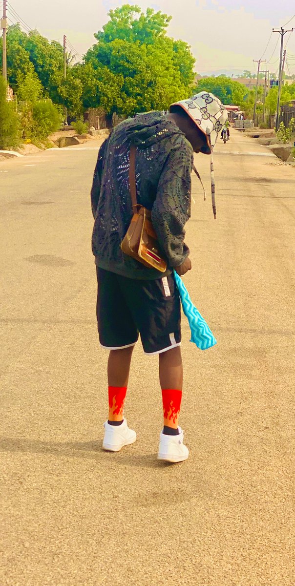 freshbii1's tweet photo. If your life is a movie what your life title would be!!??? 👇
🤷‍♀️
Me::  What I Value and Believe In the Most https://t.co/83ufixPmT3