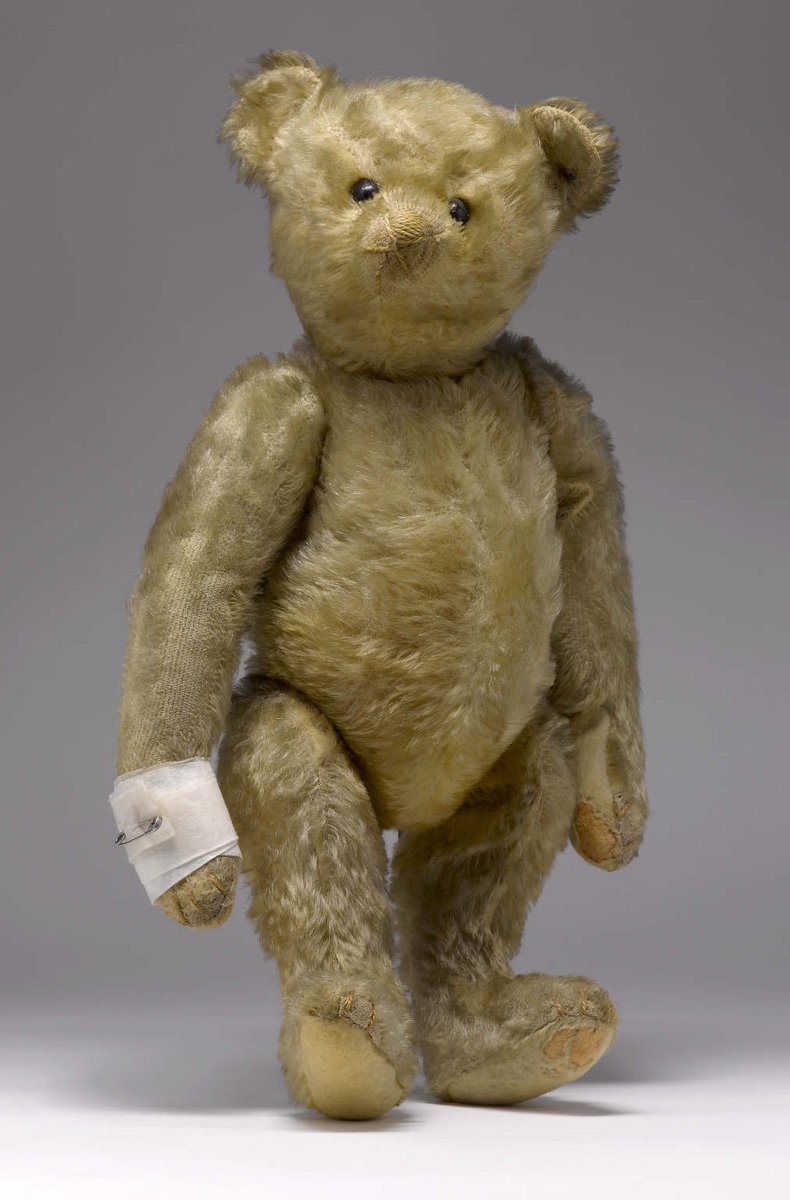 On #InternationalWomensDay this is the story of Margarete Steiff, a creative businesswoman of the late 19th century who overcame physical disabilities & gender stereotyping of her time to become a successful founder of the Steiff Bear company. More: edinburghmuseums.org.uk/stories/who-cr…