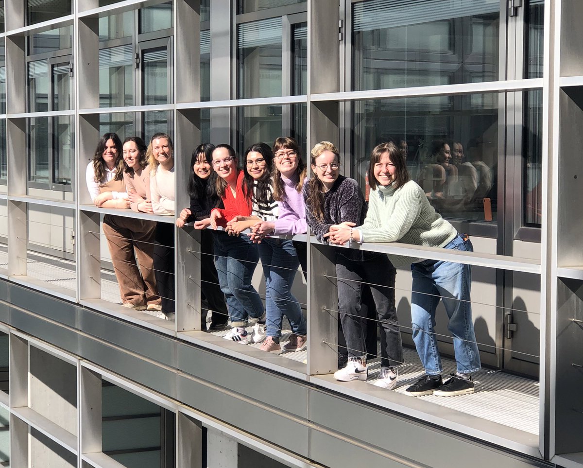 Happy #InternationalWomansDay from the ladies of the @morandilab 👩‍🔬💜🇨🇭✨ 💁‍♀️ @CosimaBrudy @Mescerska @__simonalisa__ @PaschkeAK 📍@ETH @wins_ethzurich