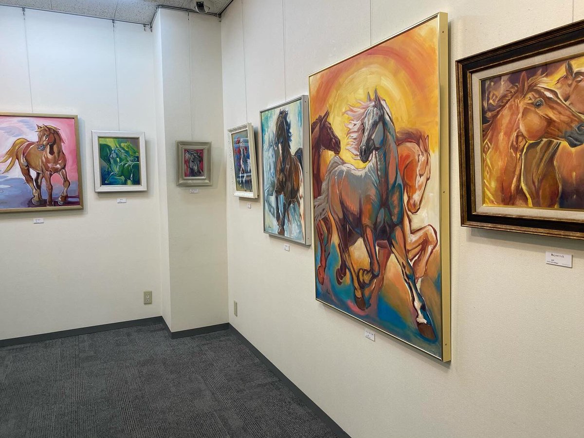 ainaina877's tweet photo. この度は「髙橋愛那個展 Equus」にご来場くださりありがとうございました
お陰様で無事に会期を終えることができました☺️
沢山の方とお話しできたことや、懐かしい方々と再会できたことが本当に嬉しかったです🥹
また作品やキーホルダーを購入いただき、心より感謝致します！
ありがとうございました🐴 https://t.co/37t0tECzRV