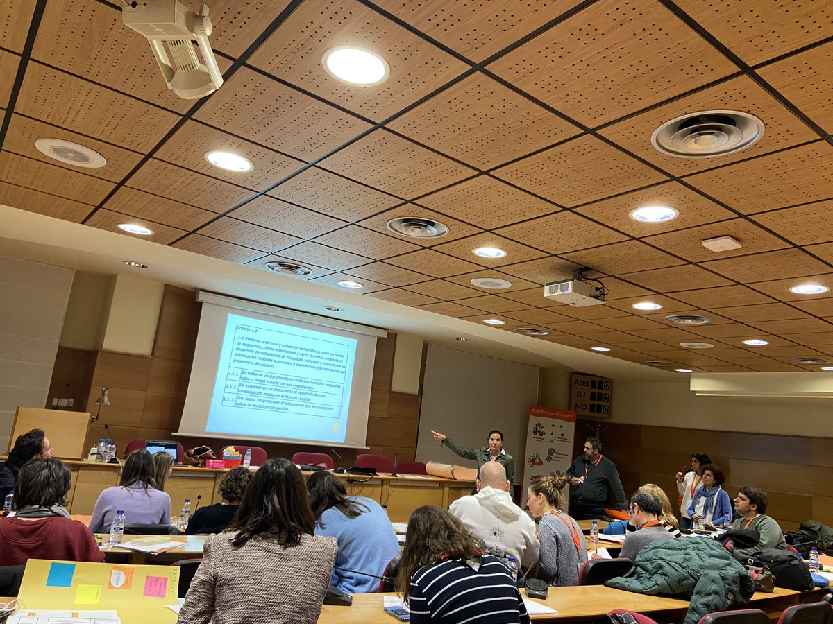 <a href="/marmarmur/">Mar Martin Murga</a> #profesinnovadores <a href="/ecatolicas/">Escuelas Católicas</a> Diseñar experiencias d aprendizaje poniendo el currículum a nuestro favor. La evaluación es un proceso q nos permite tomar decisiones pedagógicas formativas y no solo d calificación