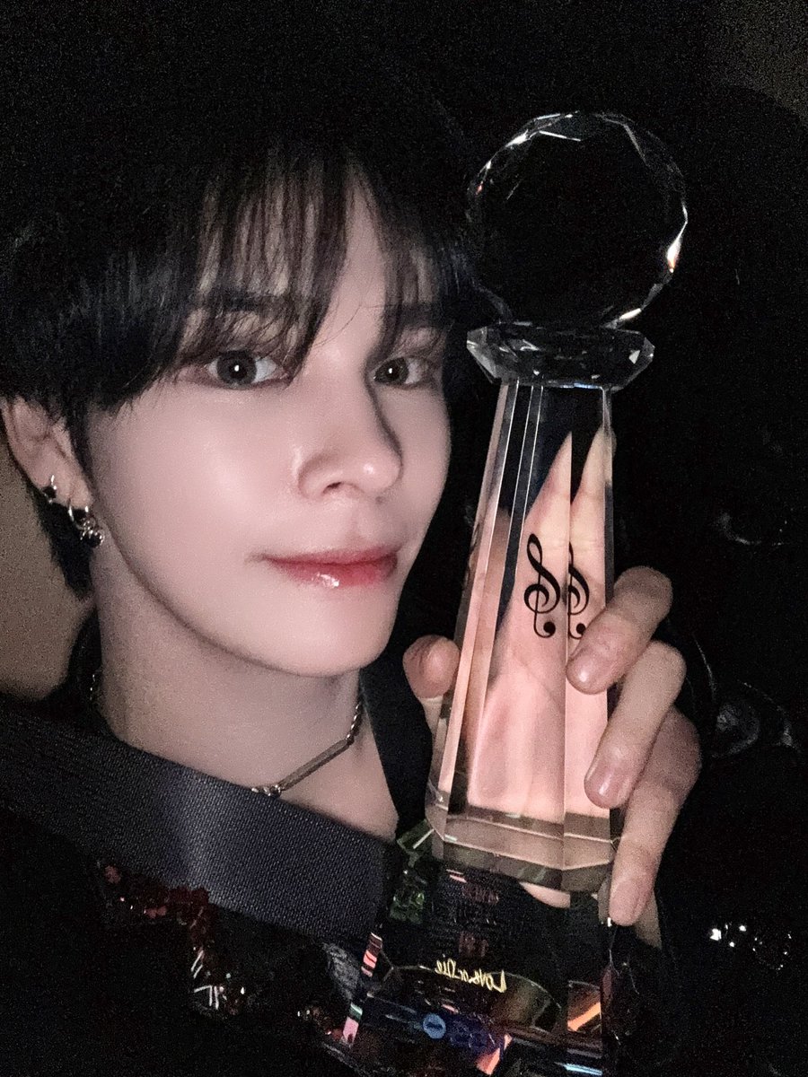 CRAVITY_twt's tweet image. 우리 러비티🥺
크래비티한테 이렇게 큰 선물 줘서 
진심으로 너무 고마워요 앞으로도 크래비티랑 함께 행복만 해요 알겠죠?사랑해❤❤❤❤
#세림