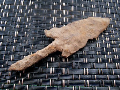 ROMAN ARROW HEAD, excavation at Ostia, Italy. @TomIarocci @CarmelLizzy @3AcornNuts @jr_truelove2017 @JacekWojciecho4 @Emma506131772 @pattif21 @alihedez @AlemanPam @Tpjkearns @StAugustinesTO @Christinaofs @riley1535 @MedievalWorld @benedict_kiely @mlawrencellc