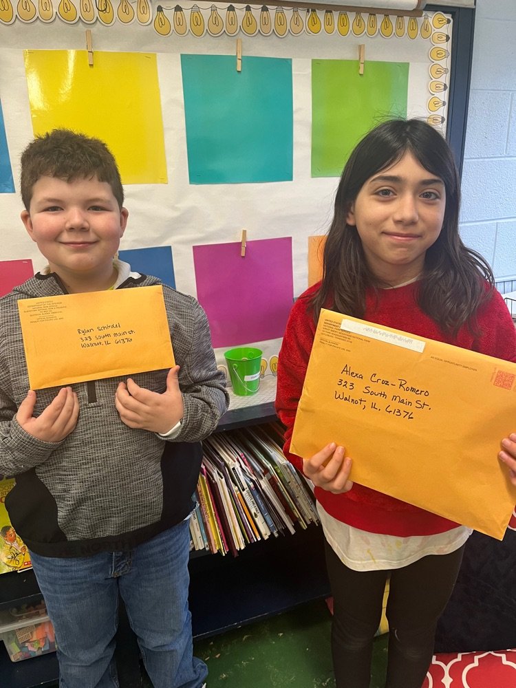 BVNPrincipal's tweet photo. A few weeks ago, 4th grade wrote letters to national parks.  This week,  we have started getting letters back! Rylan wrote to Glacier Bay National Park in Alaska and Alexa wrote to Great Smoky Mountains National Park in Tennessee. https://t.co/dnFyc8BTro