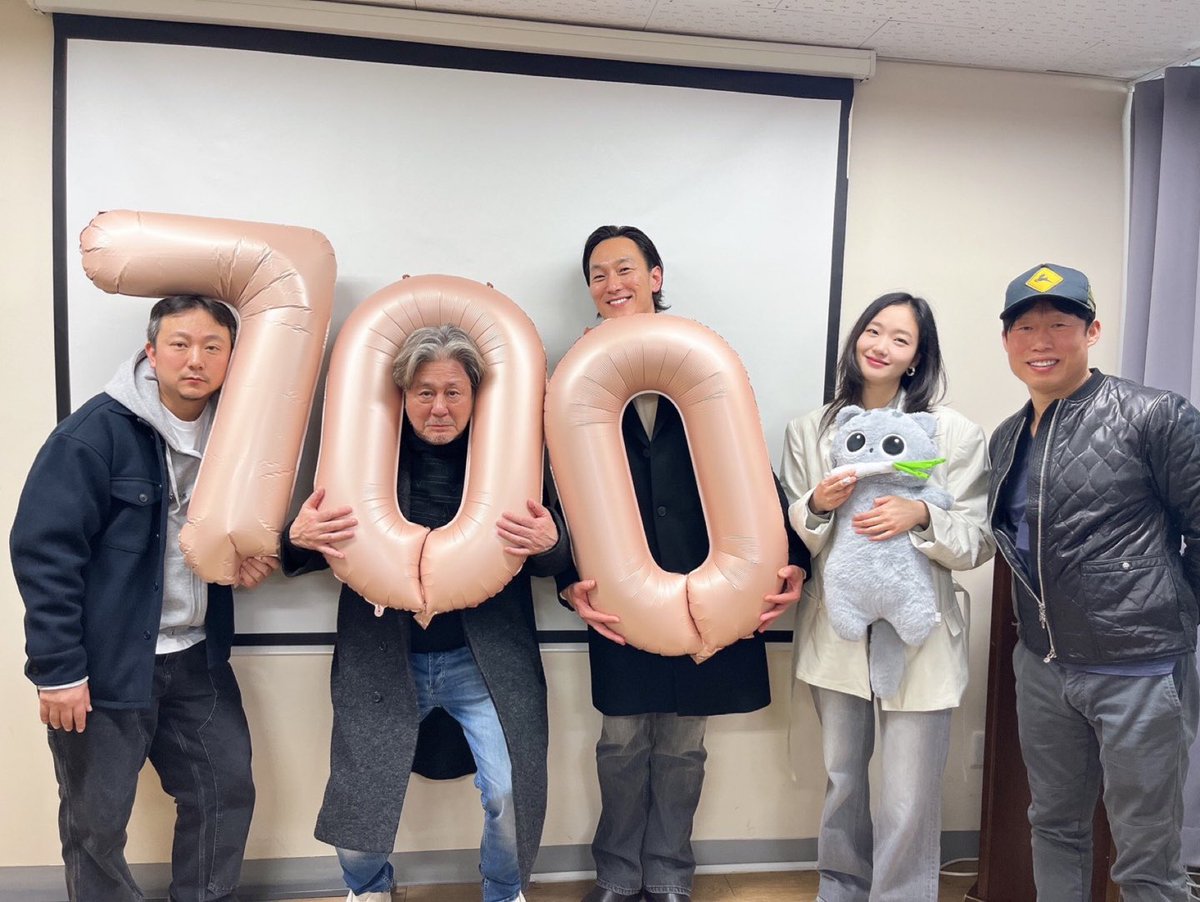 gosilver2_'s tweet photo. 파묘 한국 오컬트 영화 최초 700만이란다..😍 https://t.co/nsPF0KhtAv