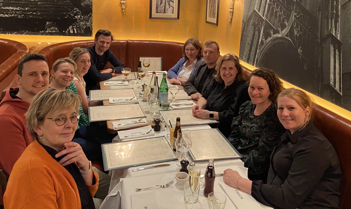 Kristel Vanhoyweghen (@krvanhoyweghen) on Twitter photo Gisteren hebben we met deze projectgroep belangrijke stappen gezet in het versterken van de leerlijn klasmanagement. Dank @AMTBosman (Radboud) en Jan Knuivers (HAN) voor de kennisdeling vanuit jullie lerarenopleidingen. @kavapas , @Joke__DP , <a href="/LefevreEllie/">Ellie Lefevre</a> , @StijnCoenen77 /3 Gisteren hebben we met deze projectgroep belangrijke stappen gezet in het versterken van de leerlijn klasmanagement. Dank @AMTBosman (Radboud) en Jan Knuivers (HAN) voor de kennisdeling vanuit jullie lerarenopleidingen. @kavapas , @Joke__DP , <a href="/LefevreEllie/">Ellie Lefevre</a> , @StijnCoenen77 /3