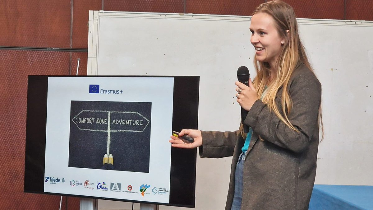 fifedetenerife's tweet photo. Esta semana hemos impartido charlas informativas académicas sobre las prácticas en el extranjero a través del programa “Erasmus+” de la Comisión Europea en @FPLosGladiolos y @easd_tfe que son dos de los centros que forman parte del consorcio de movilidad coordinado por FIFEDE https://t.co/ECUZ9nSQgH