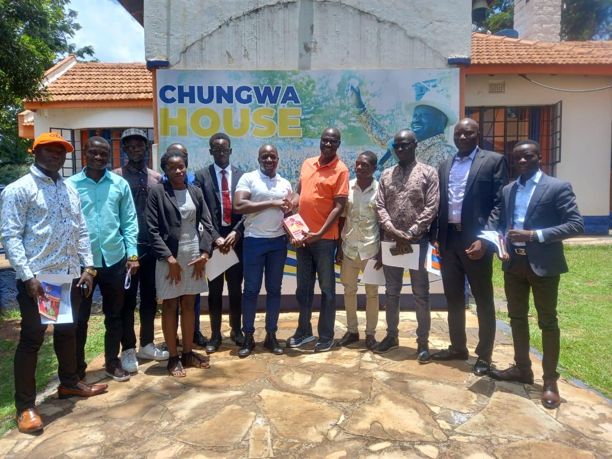 Executive Director ⁦@ongwen⁩, Friday morning held a meeting with university student leaders from UoN, TUK, Meru University and Mt Keny University. They discussed a number of issues affecting students and their ability to participate in leadership roles and politics.