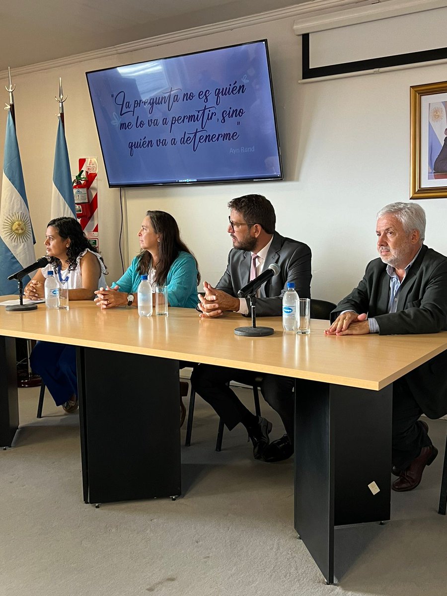 obraslapampa's tweet photo. AHORA! El ministro Julio Rojo en la inauguración de la nueva sala en homenaje a una reconocida trabajadora del #IPAV @ipavlapampa https://t.co/nvrusKBeEh