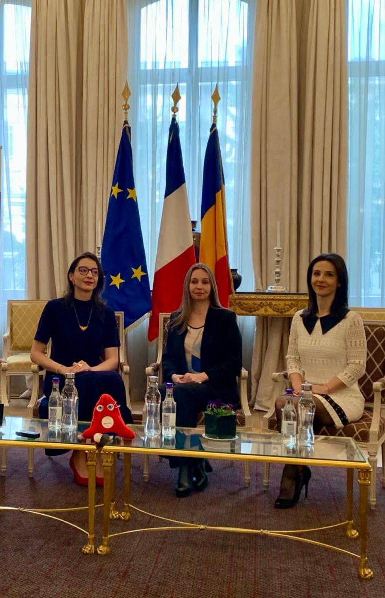cornel_ion's tweet photo. Simona Amânar, Ana-Maria Brânză şi Andreea Răducan, la ambasada Franţei cu ocazia Zilei Internaţionale a Luptei pentru Drepturile Femeii. 
Trei sportive extraordinare care au inspirat generaţii întregi de campioni. https://t.co/QsAaL6C9Ir