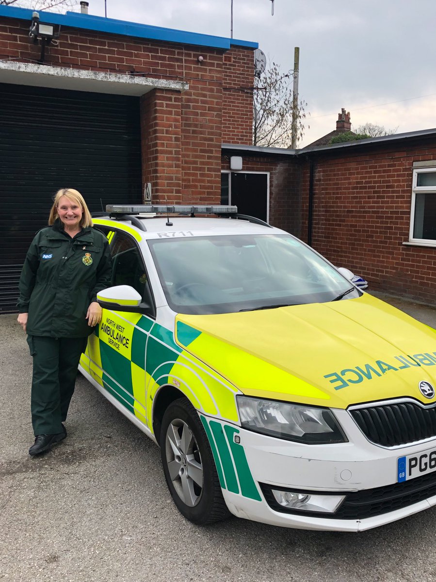 Caught up with @NWAmbulance paramedic Paula earlier who’s made a huge contribution to the @NIHRresearch PARAMEDIC-3 trial #BePartofResearch