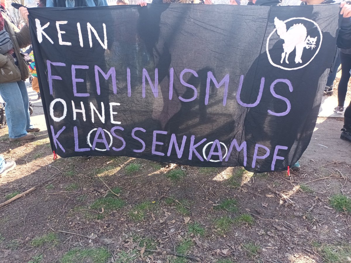 Wir wünschen euch allen einen kämpferischen und solidarischen 8. März!
#8mberlin #8märzberlin #8märz #8m #8m2024