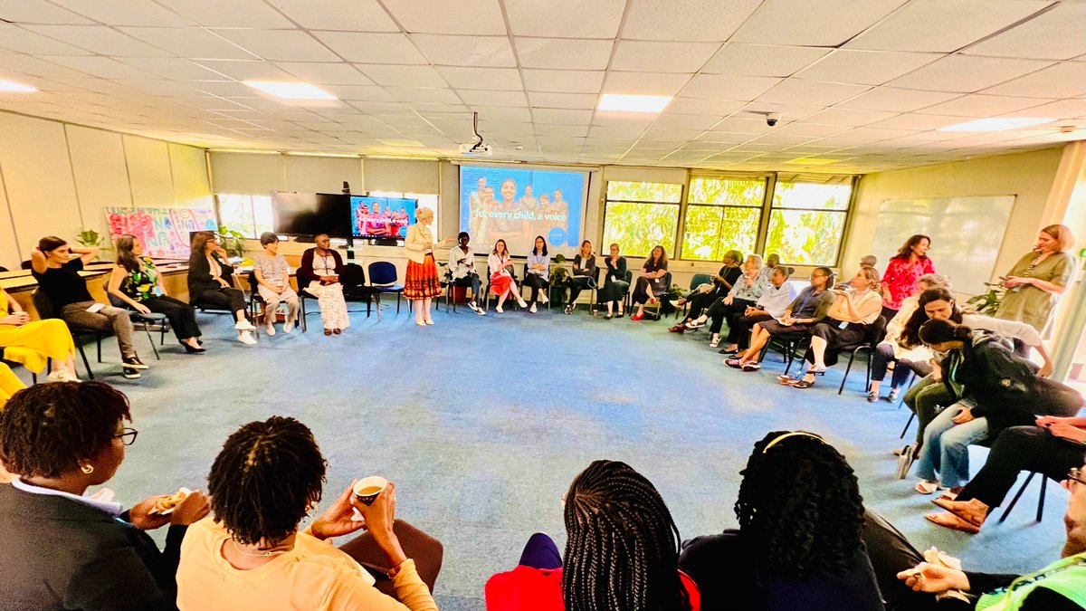 EvaUNICEF's tweet photo. Grateful for enriching exchanges with the incredible women of ESARO! Happy International #WomensDay to all the amazing and resilient women worldwide. Your strength, courage, and contributions inspire us all! https://t.co/TDVJBGyQLU