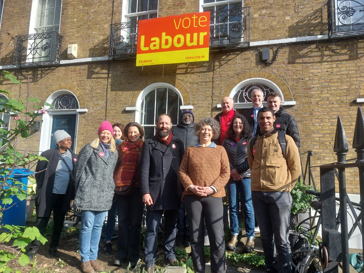 On the door this weekend in Camberwell Green ward speaking to residents for @SadiqKhan