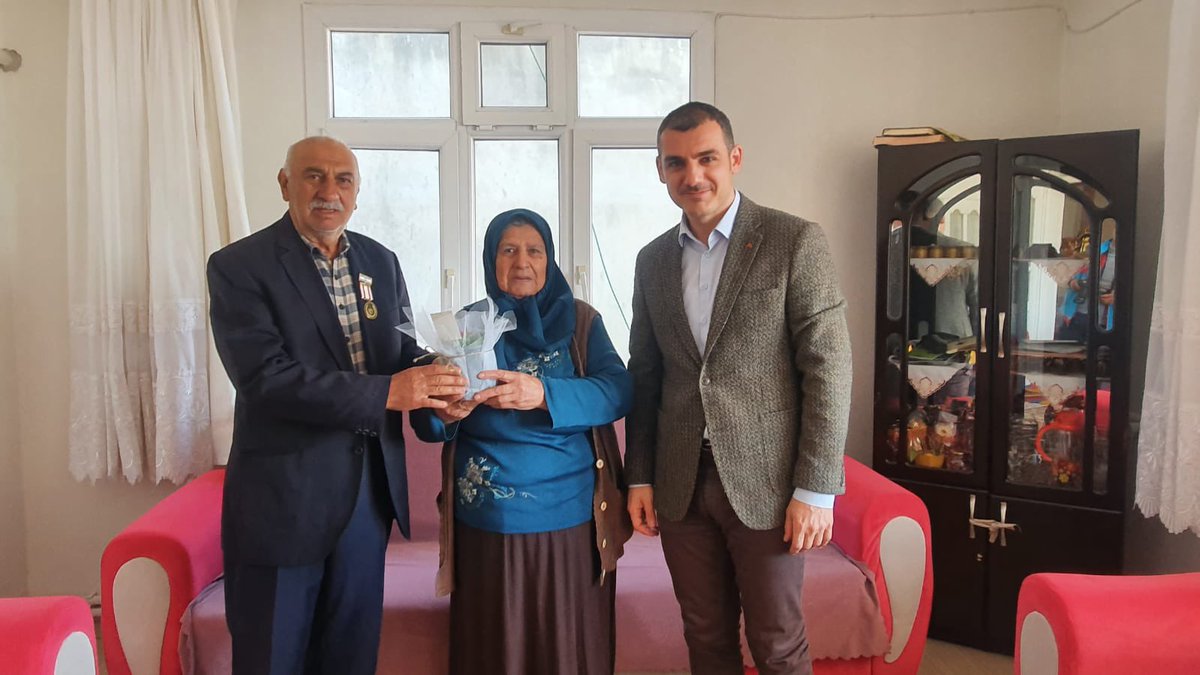 8 Mart Dünya Kadınlar Günü münasebetiyle başımızın tacı Şehit ve Gazi Annelerimizi ziyaret edip dualarını aldık.
#Musabeyli