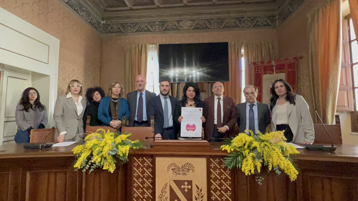 🌸 #8marzo Giornata internazionale della donna: la Commissione pari opportunità schiera l’impegno dello Stato contro la violenza di genere, dialogando con gli studenti del Liceo Artistico.

provincia.teramo.it/novita/giornat…
