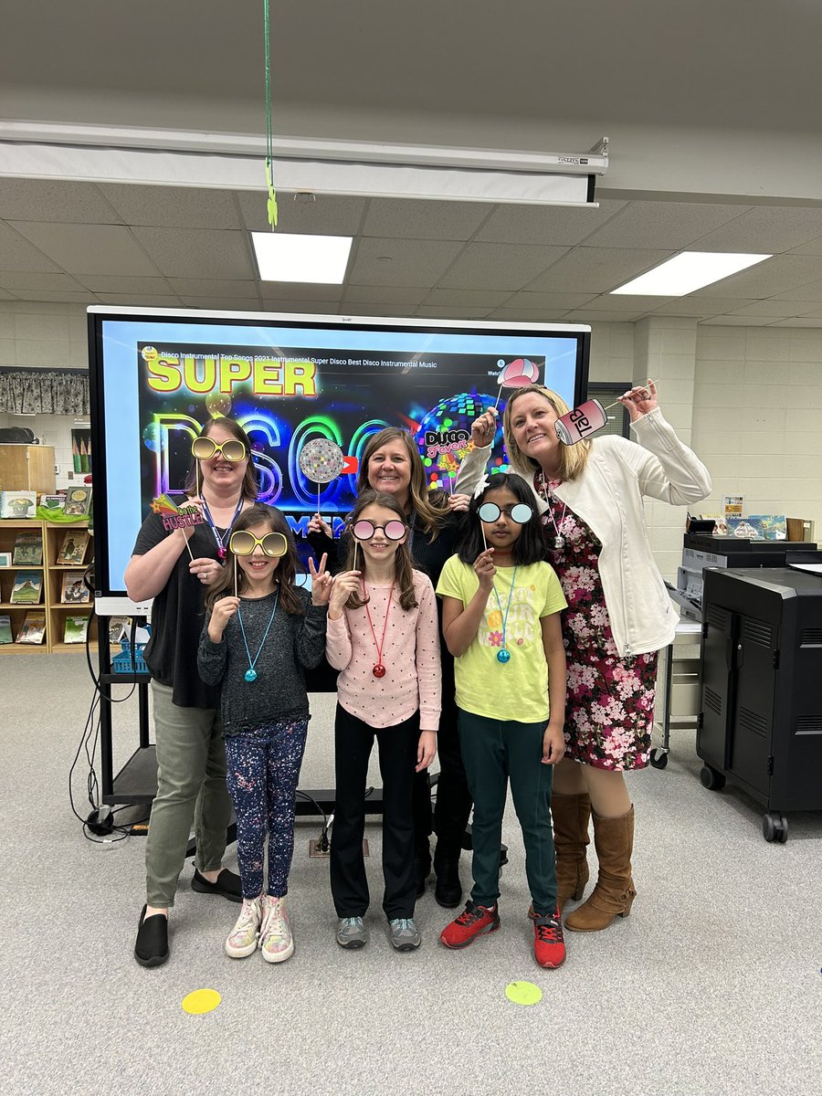 We wrapped up our Bluestem program for our 3rd, 4th, 5th grade readers with our Disco themed voting parties. #grahamlmc @GrahamElem204 @AISLEd_org #204reads It was a groovy time!