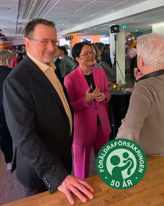 I år fyller föräldraförsäkringen 50 år. Idag på #kvinnodagen talade vår familjeekonomiska expert Niklas Löfgren på ett seminarium hos <a href="/TCOSverige/">TCO</a> och berättade om planerade analyser om föräldraförsäkringens utveckling och betydelse: linkedin.com/posts/forsakri… #Försäkringskassan
