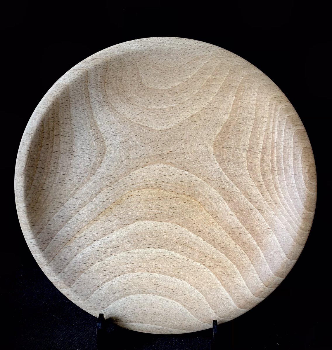 It’s raining again, so I had an hour in the workshop today. I found this piece of Beech to turn this 24*3 platter.