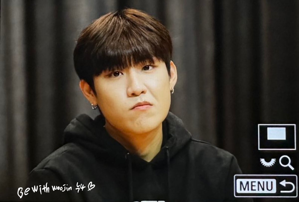 BeWoojin's tweet photo. 240308 Jump Up Fan sign  previews
#박우진 
#에이비식스 
#GRAB_ME https://t.co/qKyzU7EhBK