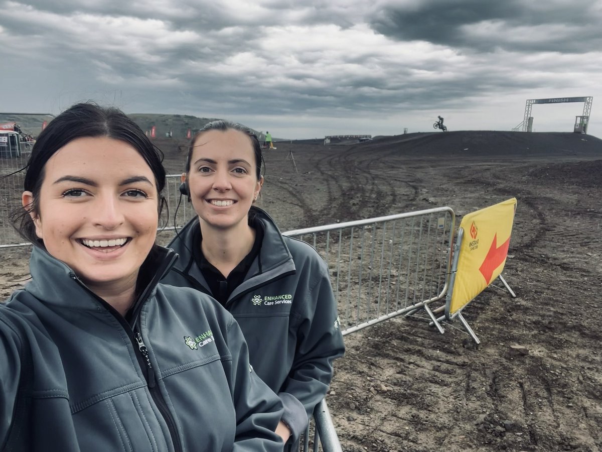 #InternationalWomensDay Beyond proud to work with these amazing strong women 💪🏻🌸 @SCAS999 @enhanced_c_s