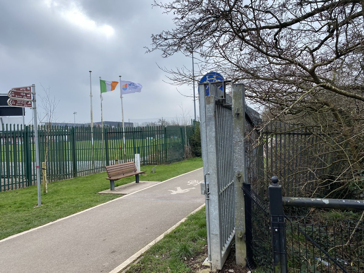 DanJCB001's tweet photo. Day 68 of our #100daysofwalking . Brisk morning walk on a bright, cold, windy but dry day 🏃‍♂️⛅️🥶🍀 #MurphysFarm #Bishopstown #Cork @NTBreakfast  #NewstalkFM @NewstalkFM #Spring #MTU https://t.co/VNq49jNmCT