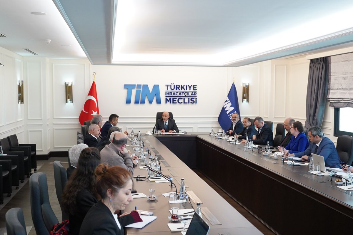 turkishhvacr's tweet photo. Türkiye İhracatçılar Meclisi Başkanı Sayın Mustafa Gültepe, sektörümüz İştişare Toplantısı kapsamında makamında Yönetim ve Denetim Kurulumuzu ağırladı.
#isib #turkishhvacr #iklimlendirme #iklimlendirmesektörü #ihracatçılarmeclisi https://t.co/RdoxhbbSyC