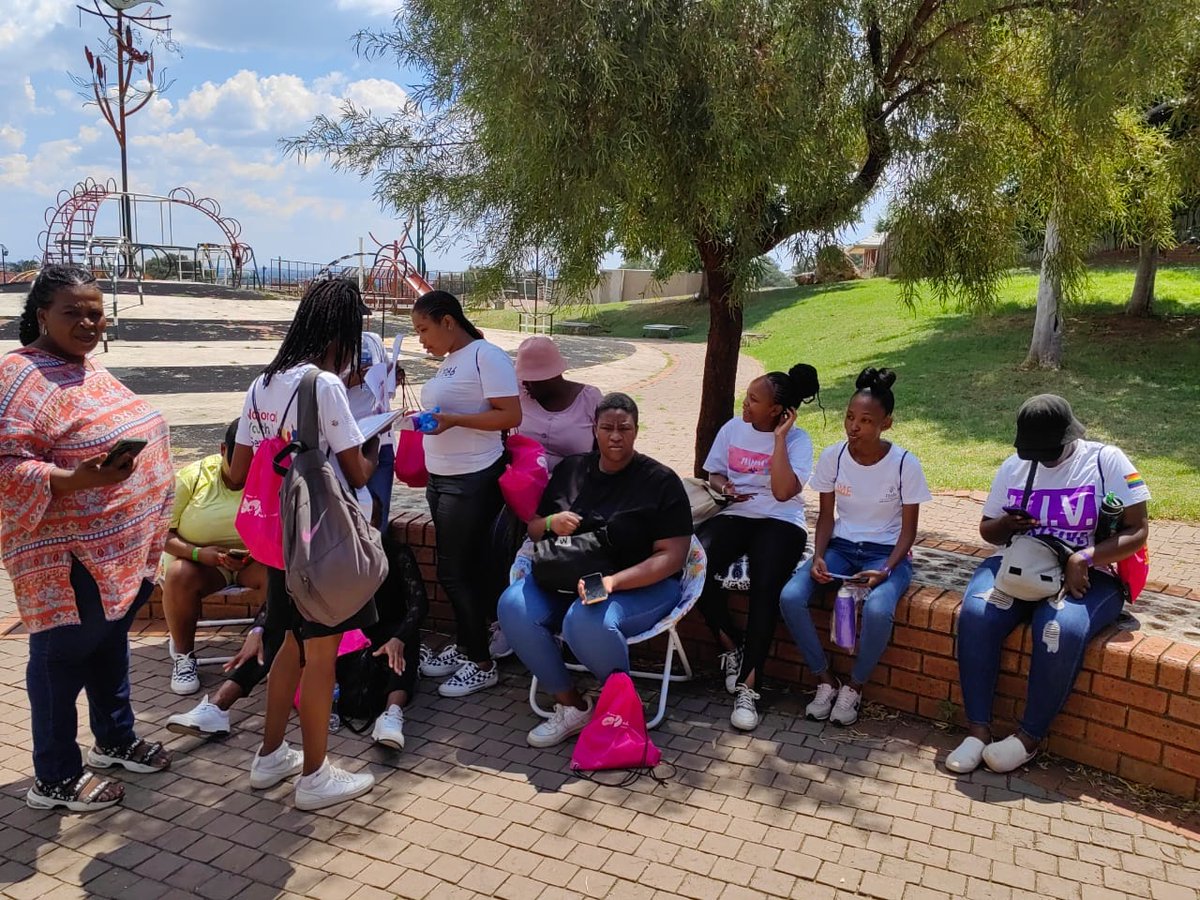 City_Ekurhuleni's tweet photo. The City of #Ekurhuleni in partnership with Sister Love (SLiSA) hosted a Healthy Love picnic at #Spruitview Multipurpose Centre in Spruitview on to create a stress-free environment for the youth to interact with healthcare workers on mental health issues, and sexual relations... https://t.co/OOcs0EhkMR
