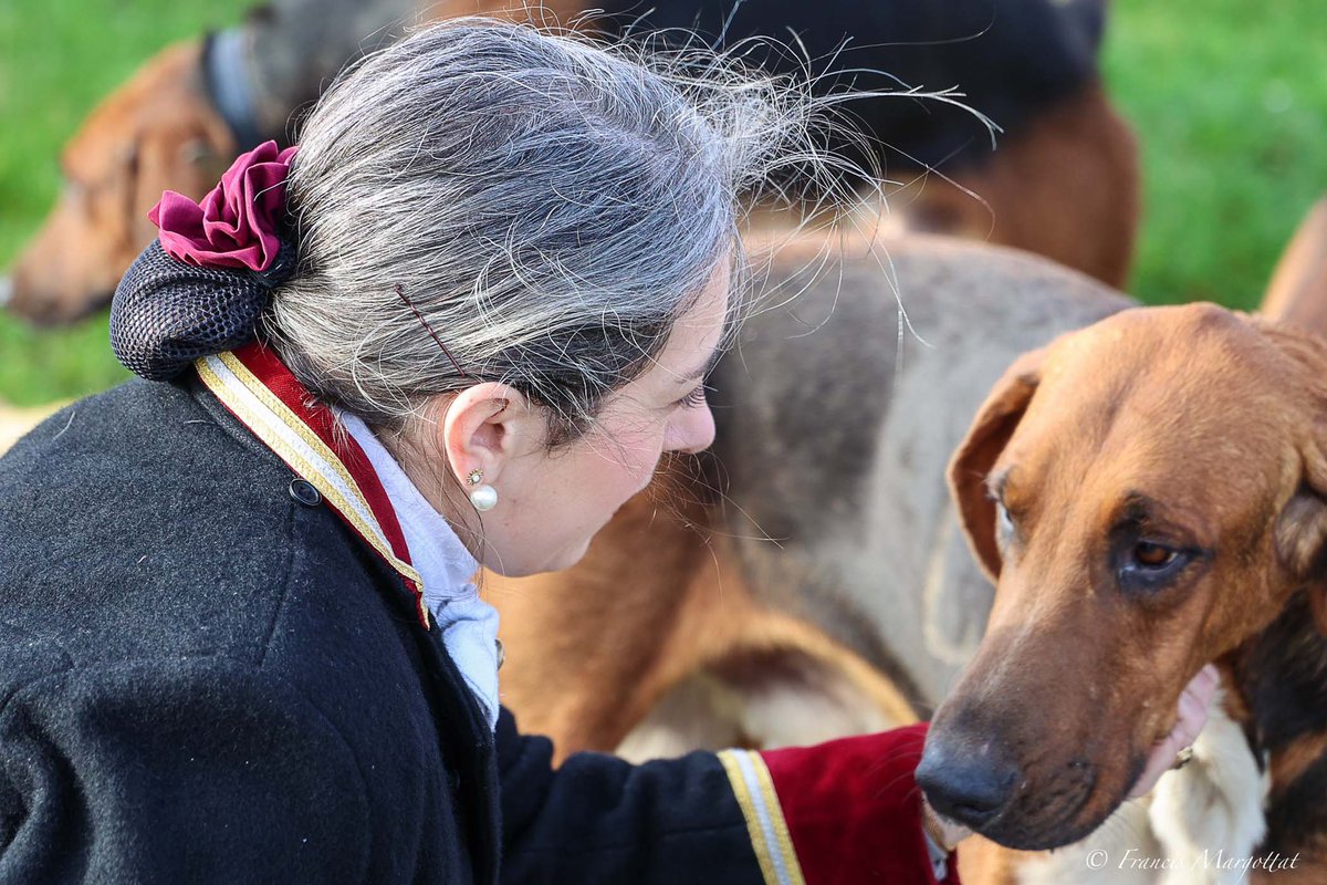 #JourneeInternationaleDesDroitsDesFemmes 

La #ChasseACourre est le mode de #chasse qui compte le plus de #femmes (28%). Elles y jouent un vrai rôle et y apportent un « je ne sais quoi » de plus qui fait toute la différence 😍

@chasseacourre