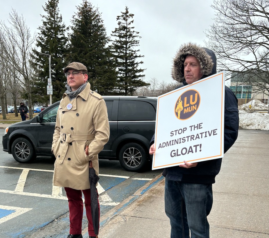 LUMUN_NL's tweet photo. Thank you to everyone who came out to our rally in solidarity for fairness for Lecturers! Was great to see representatives of @MUNSU35 , the @CFSNL, @MUNFaculty, @RNU_NL, @CAUT_ACPPU, NAPE, @CUPE1615, @NLFL_labour, and @NLNDP!
#MemorialUniversity #MUNL #MemorialU #GrenfellCampus https://t.co/zMcUu049N3