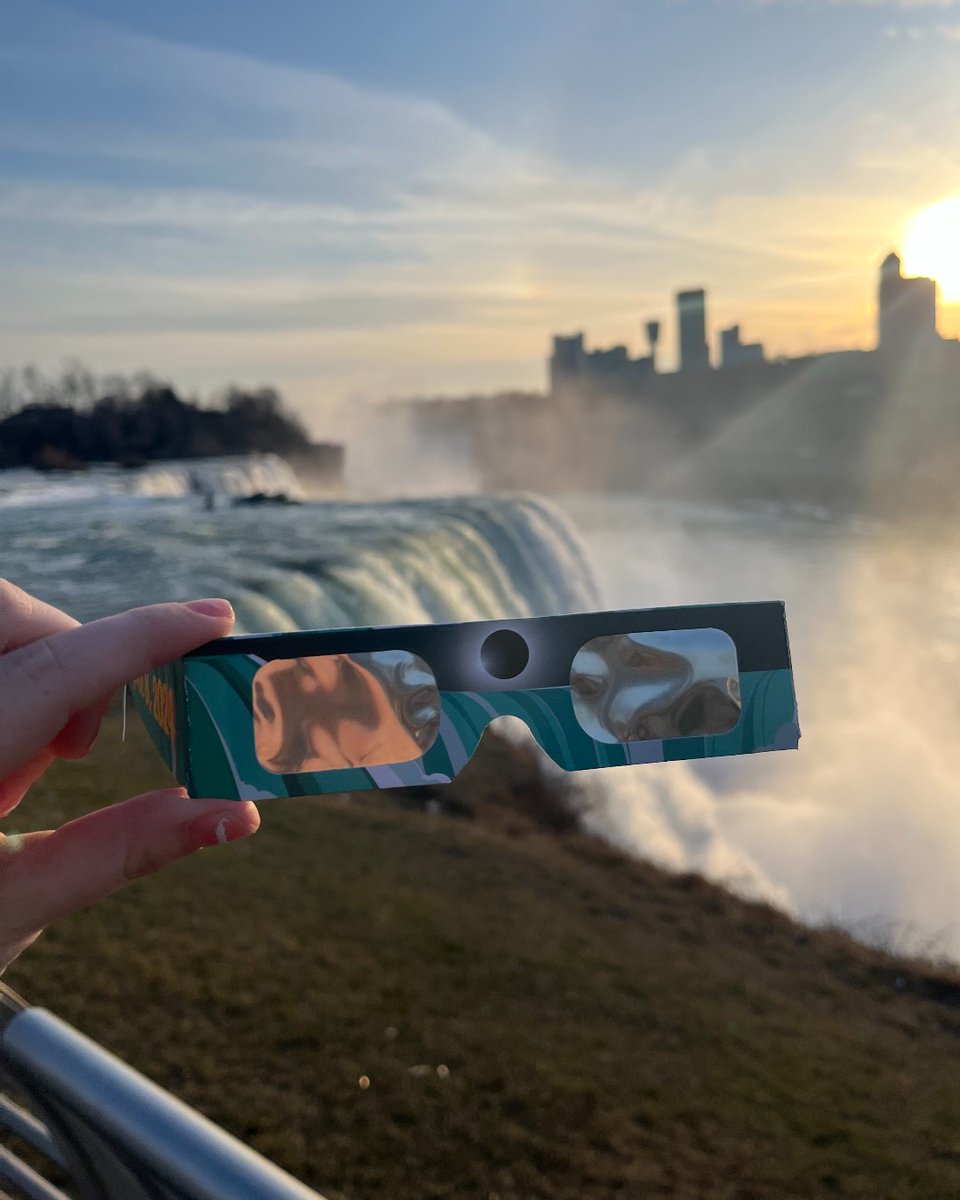 With the total solar eclipse just one month away, it's time to start planning your eclipse experience! ☀️ 🌑 @CNN recently included #NiagaraFallsUSA in their list of the four best ways to view the eclipse on April 8. 👉 cnn.it/3V8Zrax #NiagaraEclipse2024