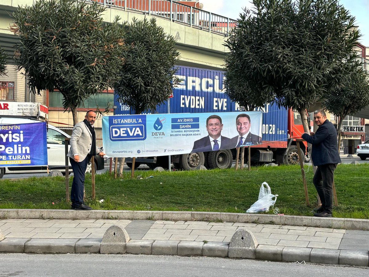 istanbuldadeva's tweet photo. Deva pankartları İstanbul'un her yerinde💧🌱

Güngören İlçe teşkilatımıza emeklerinden dolayı teşekkür ederiz.

#PankartımaDokunma
#AlemBuysaDevaSensin

@alibabacan @avidrissahin @A_HakanAgaoglu https://t.co/FTA2VRJU5e