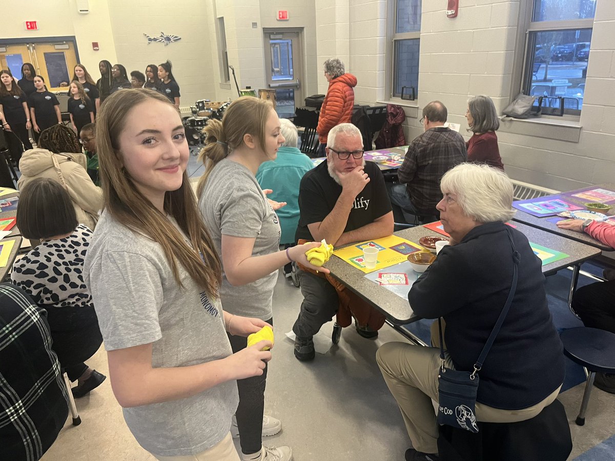 mrhsvpa's tweet photo. “Empty Bowls, Full Hearts” was a huge success! Thank you so much to all our wonderful volunteers who helped raise funds for the Family Table Collaborative https://t.co/lbNuCIDdDI