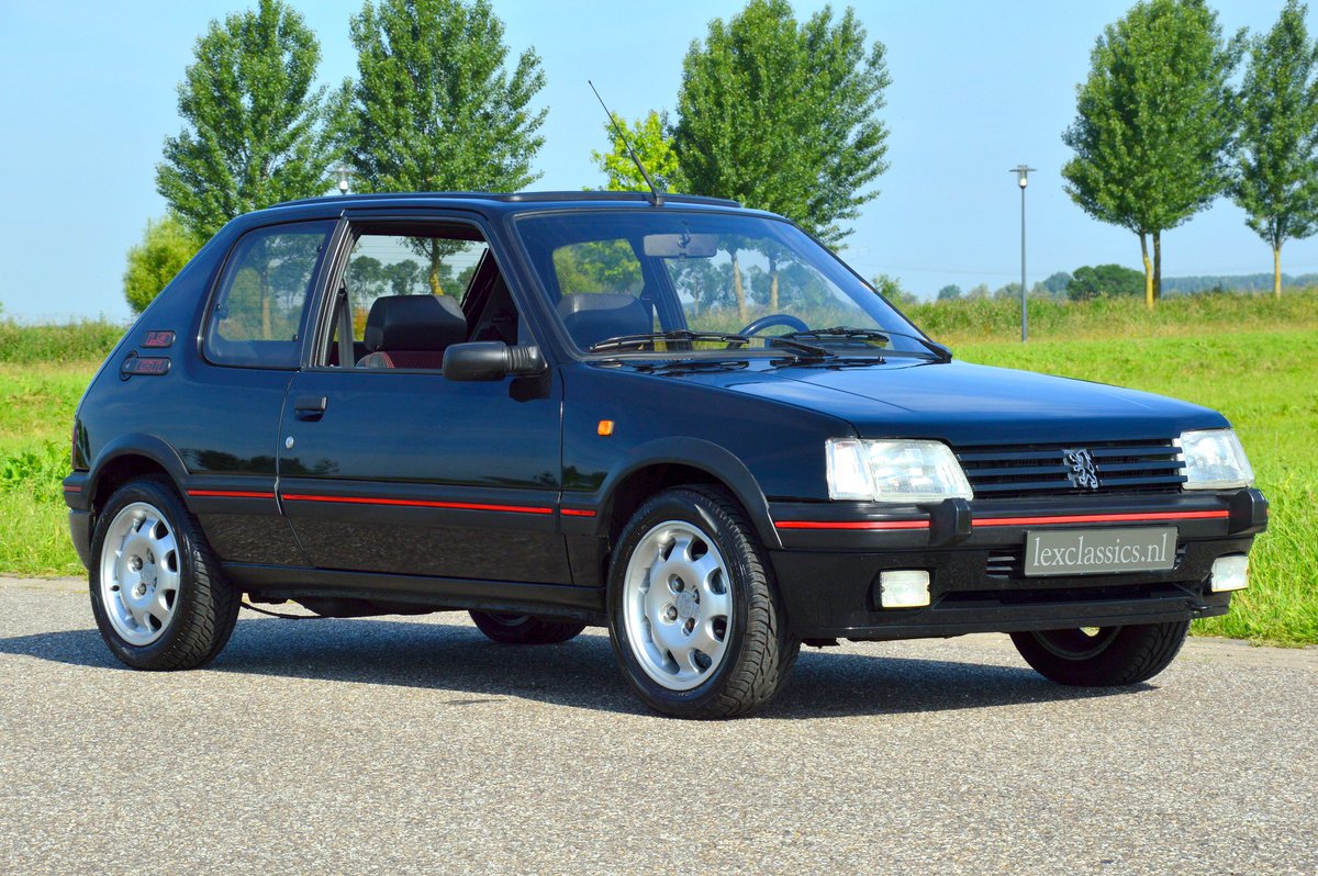 001Senna's tweet photo. @SnazzyLabs @PrixSarkar420 This is a peugot 205 gti, it is a bit older being from 1990. But I immediately taught of it. https://t.co/VBpKchgQFo