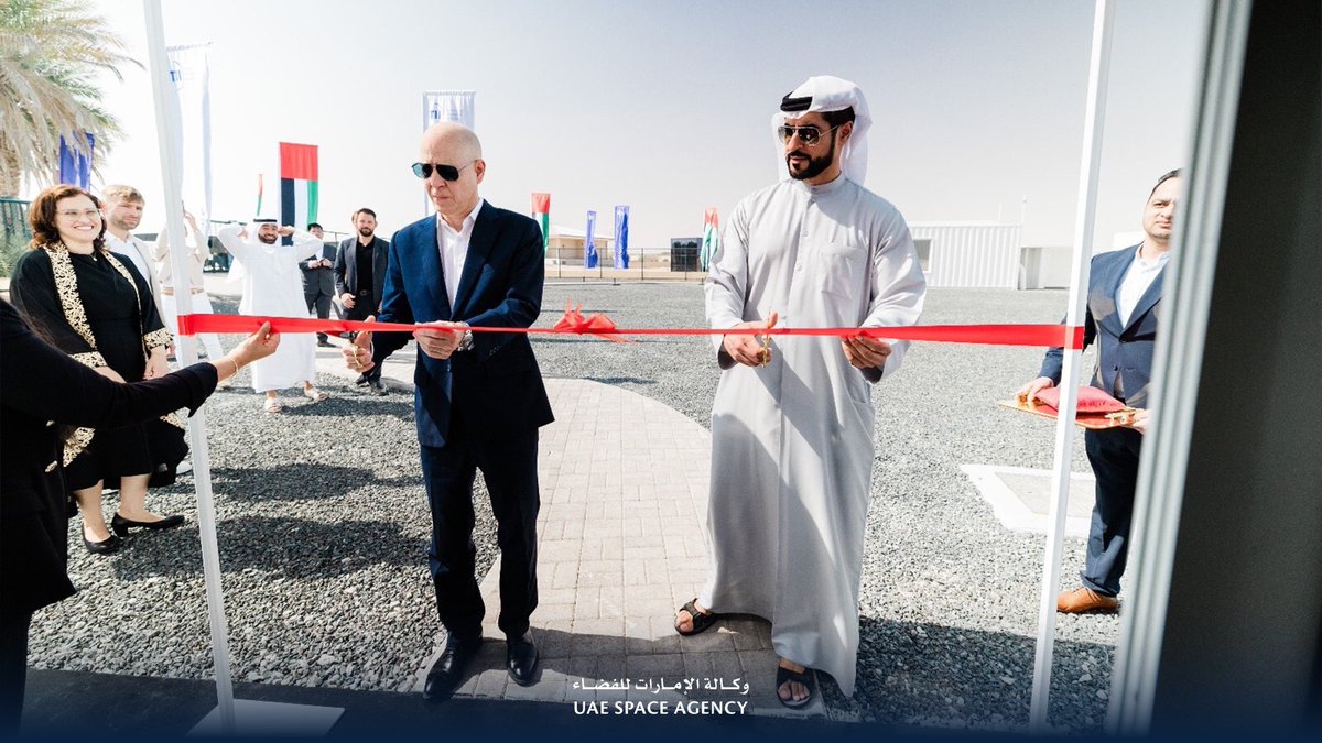 uaespaceagency's tweet photo. افتتح معهد الابتكار التكنولوجي، محطة أبوظبي الأرضية الكمومية الضوئية في مرصد السديم الفلكي، الأولى من نوعها بدولة الإمارات، لتطوير الاتصالات الضوئية الآمنة بالفضاء، ودمج أبوظبي في الشبكة العالمية لطاقة الكم.

سعداء في وكالة الإمارات للفضاء، بدعم هذه المبادرة، ونتطلع إلى نتائج التجارب الأولى للمحطة.

@TIIuae